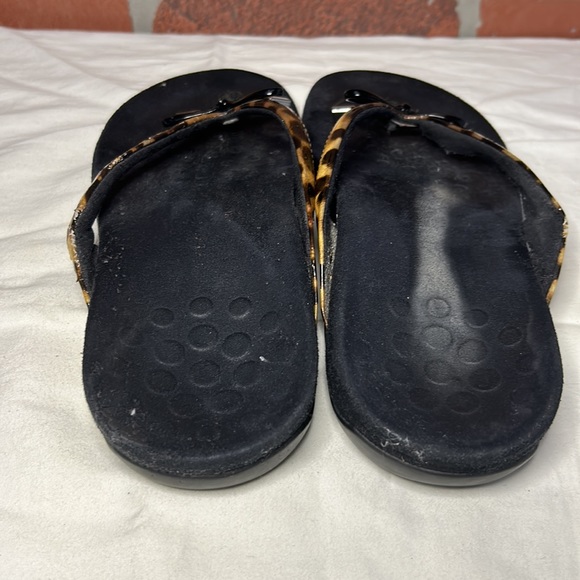 Vionic Sandal - Picture 2 of 3